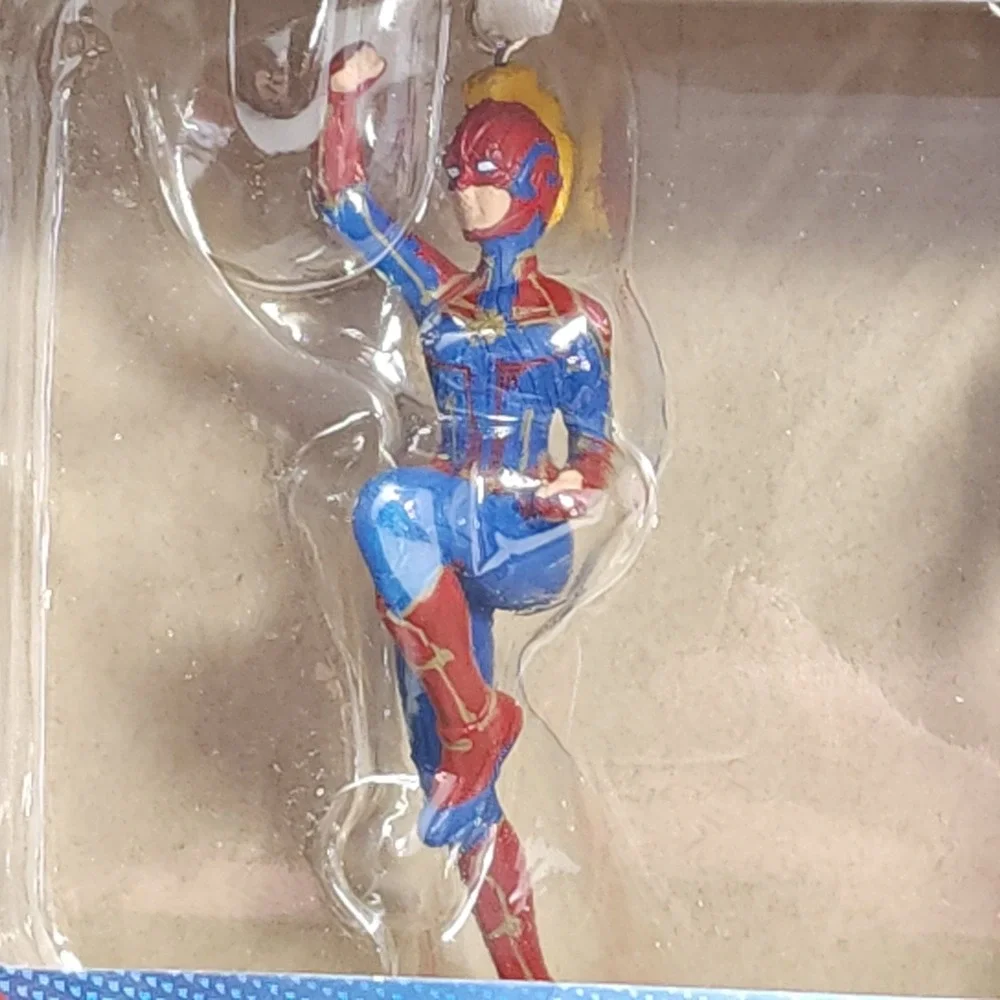 NIB Hallmark Marvel Avengers Iron Man and Captain Marvel Christmas tree Ornament